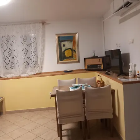 Bozic-omisalj Apartman Omisalj