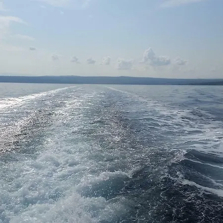 Bozic-omisalj Апартаменты *