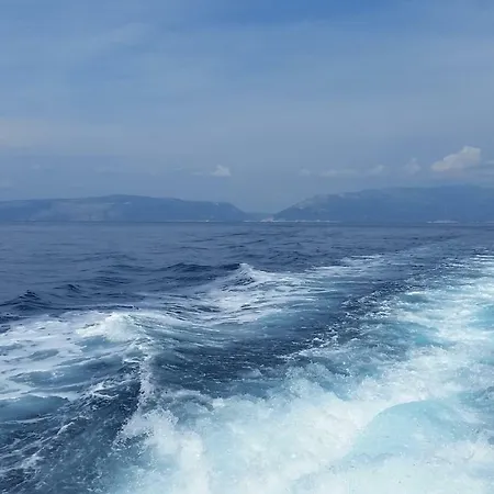 Bozic-omisalj Апартаменты *